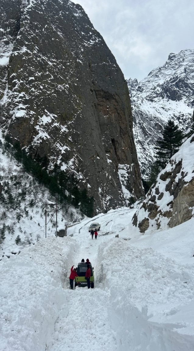 niti valley winter expedition 4x4 tour packages